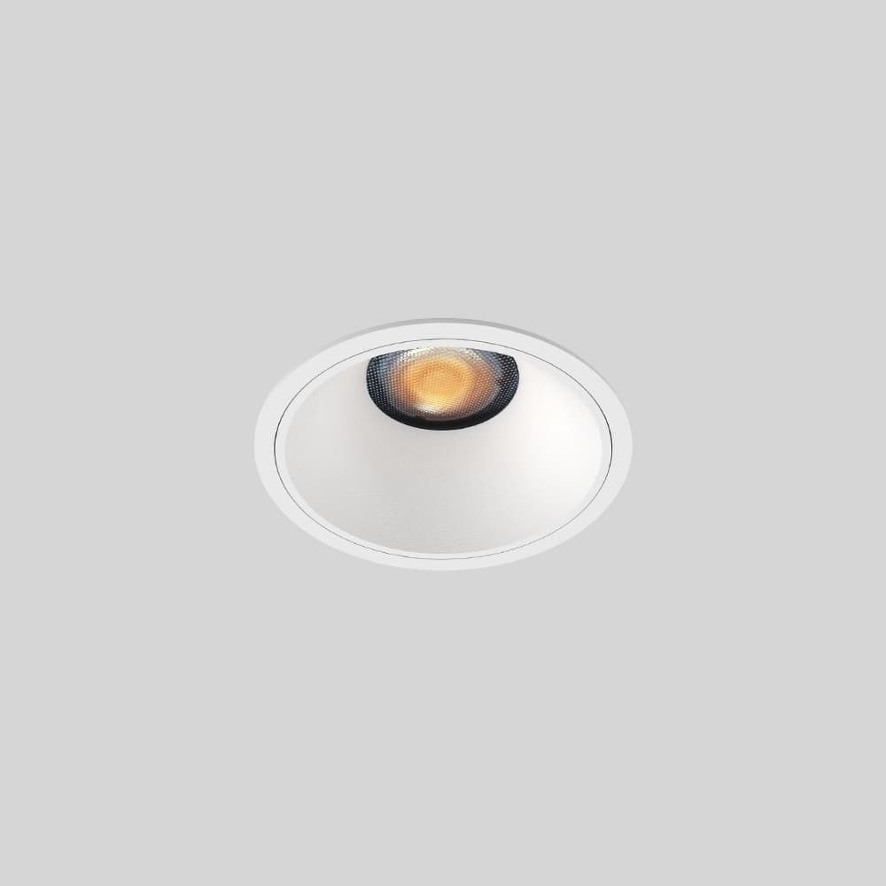 IP44 waterproof recessed ceiling lamp with frame, ideal for shower rooms, hallways, and modern home lighting
