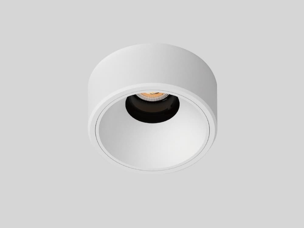 Round Semi recessed spotlight