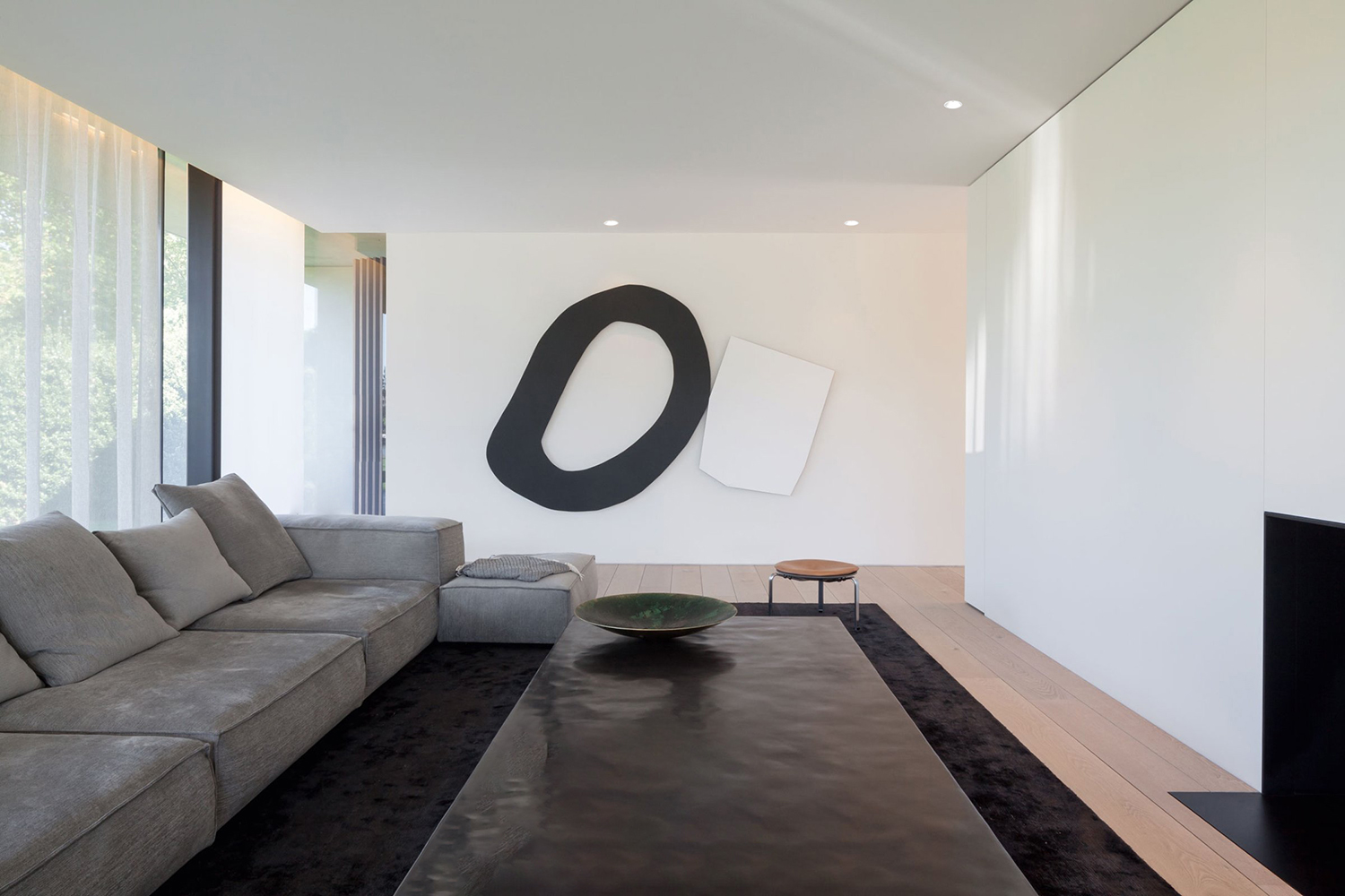 Trimless architectural spotlight for showroom lighting, designed for clean ceiling integration and visual comfort